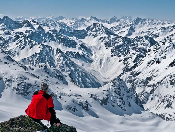 Gebirge im Schnee