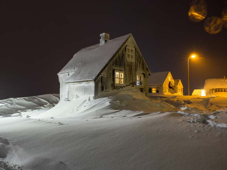 Siedlung im Norden nach Schneesturm