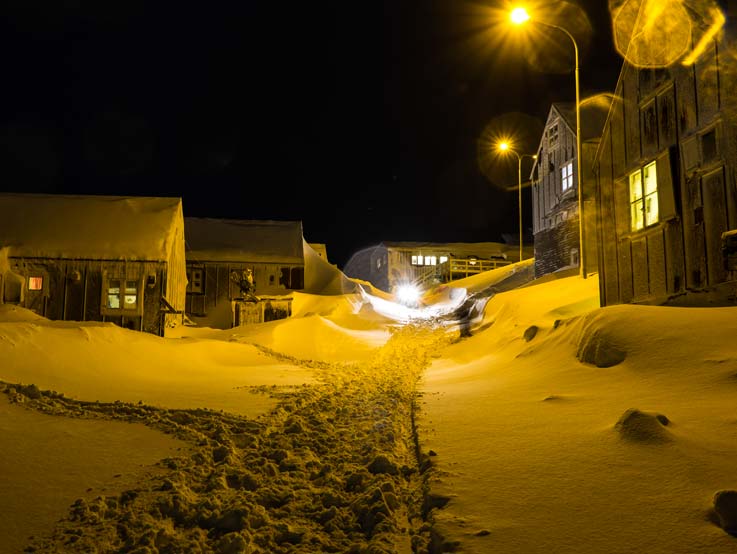 Siedlung im Norden nach Schneesturm