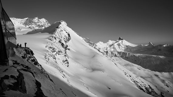 Dezember: Tracuit Hütte, Weisshorn, Tete de Milon, Zinalrothorn, Ober Gabelhorn